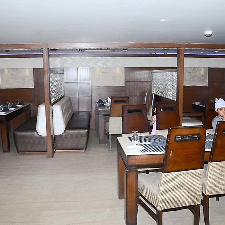 Hotel Opulence Pathankot Bagian luar foto