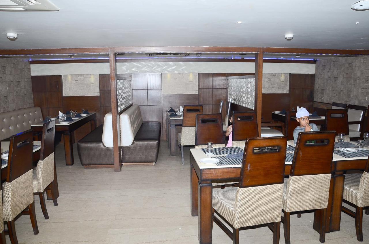 Hotel Opulence Pathankot Bagian luar foto