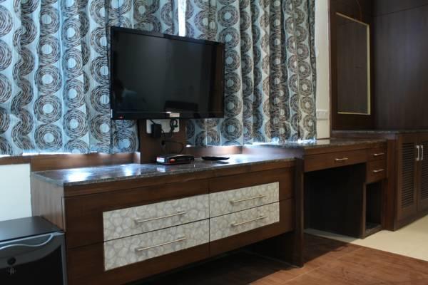 Hotel Opulence Pathankot Bagian luar foto