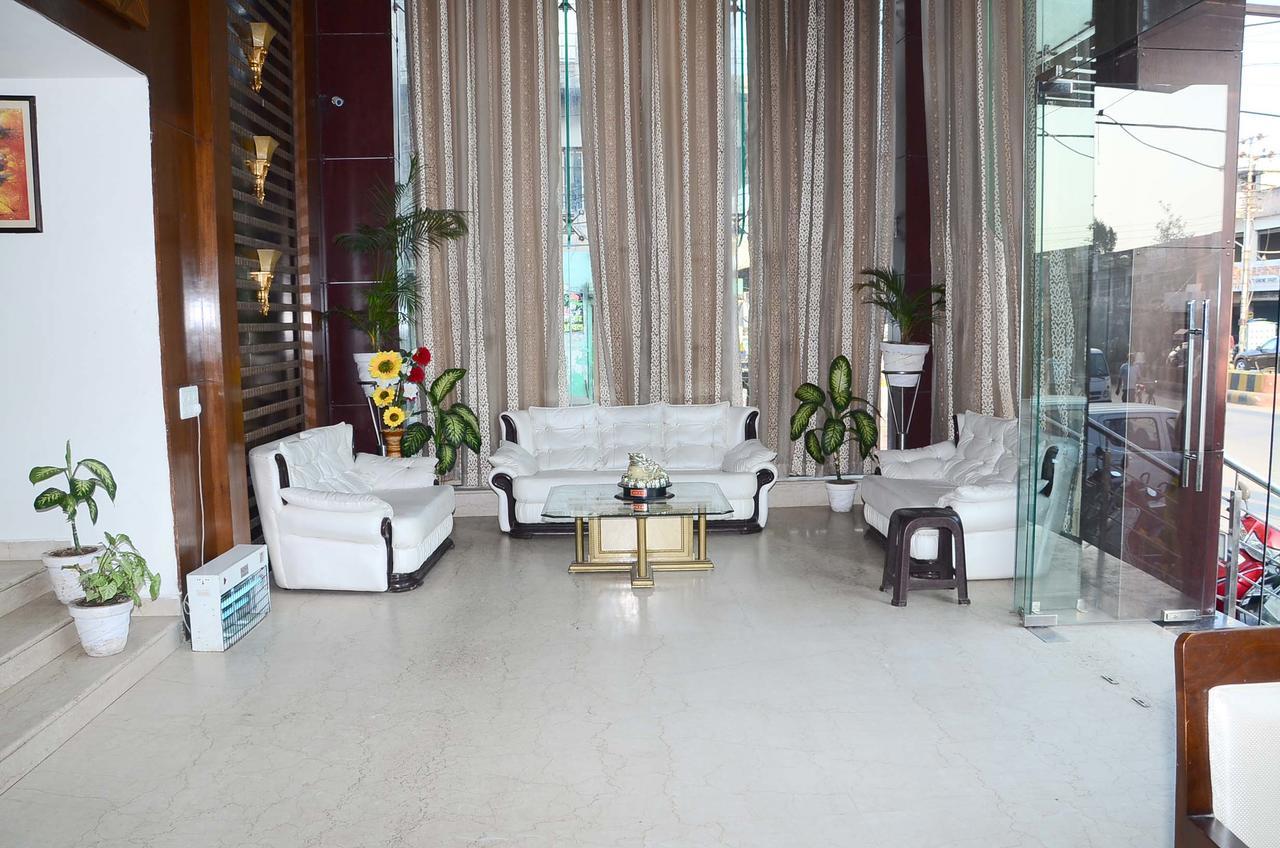 Hotel Opulence Pathankot Bagian luar foto